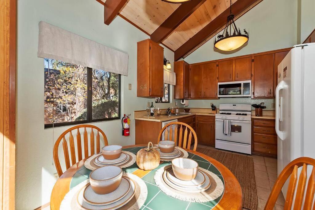 Everwood Serenity Treehouse Ontrail Head/Sledding Villa Big Bear Lake Exterior foto