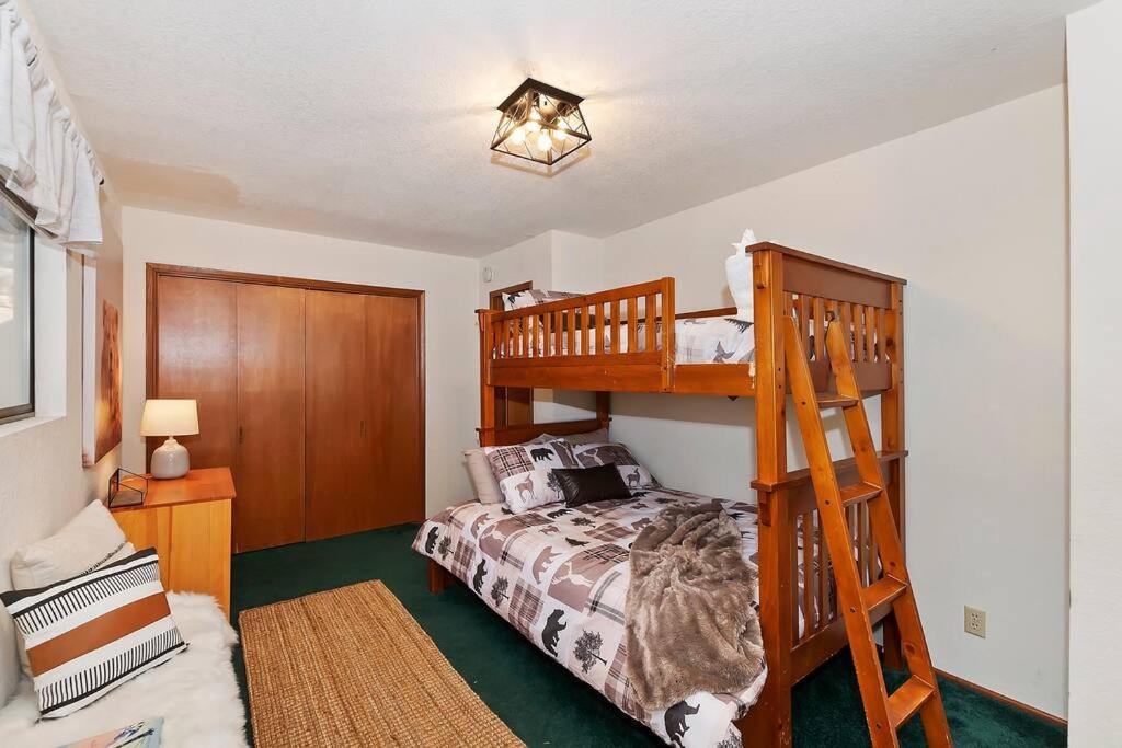 Everwood Serenity Treehouse Ontrail Head/Sledding Villa Big Bear Lake Exterior foto