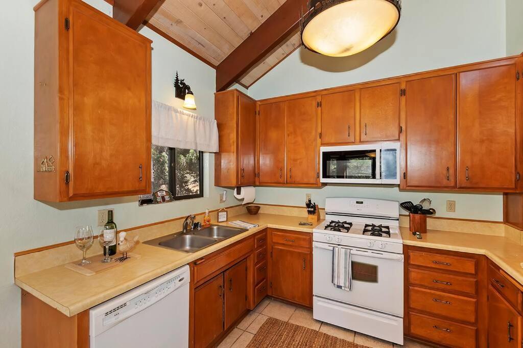 Everwood Serenity Treehouse Ontrail Head/Sledding Villa Big Bear Lake Exterior foto